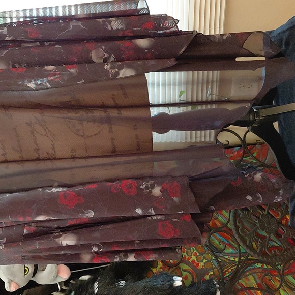 KILLSTAR 4X FAIRY MOSS MESH COVER UP RED/BLACK SCULLS,ROSES,BATS PRINT - Picture 8 of 8